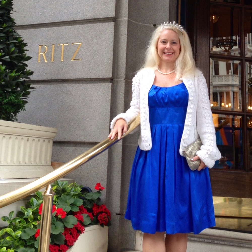 Maggy London Blue silk dress size 8P Host Pick! โค๏ธ - Picture 10 of 14